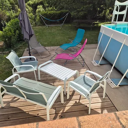 Maison Charmante Avec Piscine Et Jardin A Robiac-rochessadoule Feriehus *