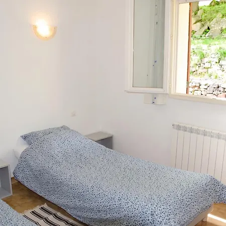 Maison Charmante Avec Piscine Et Jardin A Robiac-rochessadoule