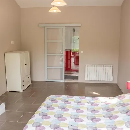 Maison Charmante Avec Piscine Et Jardin A Robiac-rochessadoule *