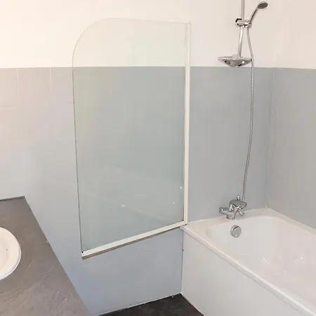 Maison Charmante Avec Piscine Et Jardin A Robiac-rochessadoule Feriehus