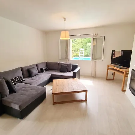 Feriehus Maison Charmante Avec Piscine Et Jardin A Robiac-rochessadoule Rochesadoule