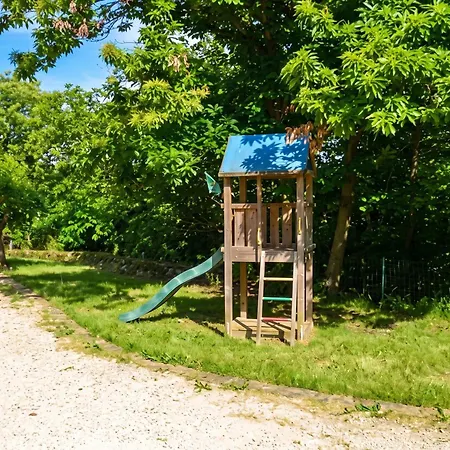 Maison Charmante Avec Piscine Et Jardin A Robiac-rochessadoule