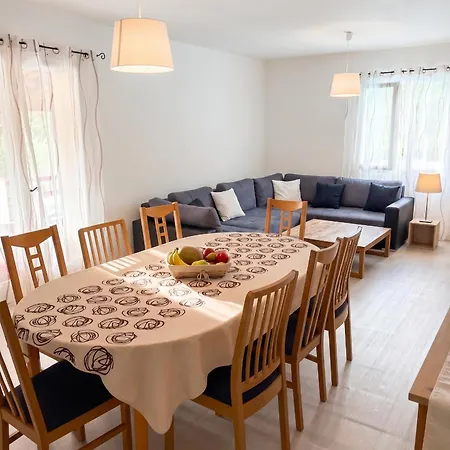 Maison Charmante Avec Piscine Et Jardin A Robiac-rochessadoule