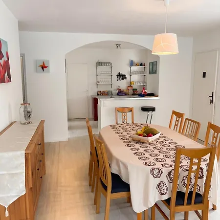 Maison Charmante Avec Piscine Et Jardin A Robiac-rochessadoule Feriehus