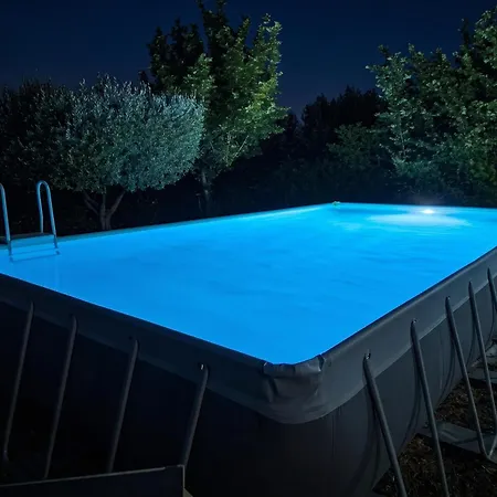 Maison Charmante Avec Piscine Et Jardin A Robiac-rochessadoule *