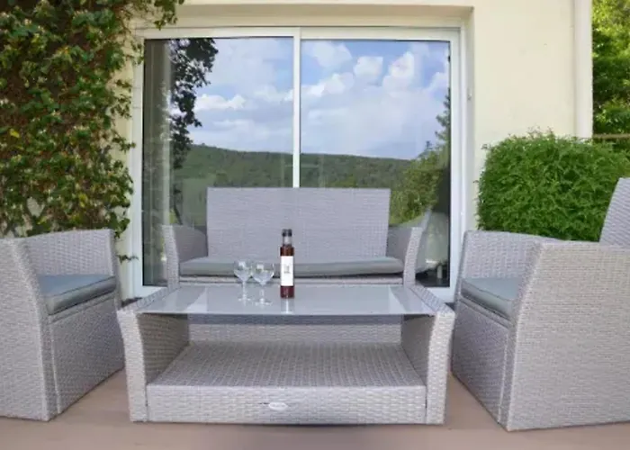 Ferienhaus Maison Charmante Avec Piscine Et Jardin A Robiac-rochessadoule