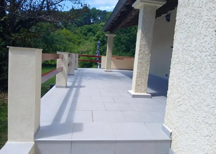Maison Charmante Avec Piscine Et Jardin A Robiac-rochessadoule Ferienhaus Rochesadoule